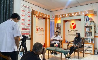 Anggota KPU Kabupaten Jepara, Siti Nur Wahidatun menjadi narasumber dalam program Bawaslu Menyapa dengan tema  “Menjaga Sinergi dalam memsukseskan Pilkada 2024” dan Ahmad Andredy Kurniawan, Staf Teknis Bawaslu Kabupaten Jepara selaku Host/Moderator.