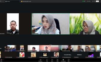 Anggota Bawaslu Jepara Khoirul Abidin dan Staf SDM mengikuti Rapat Koordinasi Divisi SDM dan Organisasi yang diselenggarakan oleh Bawaslu Provinsi Jawa Tengah secara daring melalui zoom meeting