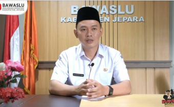 Staf Bawaslu Kabupaten Jepara, Zain Musthofa Kamal, dalam program "Ngabuburit Pengawasan"