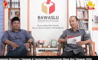 Ketua Bawaslu Kabupaten Jepara, Sujiantoko, dalam program Podcast Bawaslu Menyapa bertema "Harapan dan Tantangan Pengawasan pada Pemilu Tahun 2024" yang dipandu oleh Moderator Misbakhus Sholihin, (29/05).