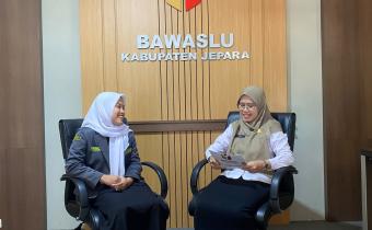Bawaslu Jepara selenggarakan Podcast Bawaslu Menyapa dengan menghadirkan Ketua IPPNU Kabupaten Jepara, Mahya dengan Moderator Anik Sholikhah staf Bawaslu Jepara membahas pentingnya membangun pemilih muda yang cerdas, kritis, dan bertanggung jawab.