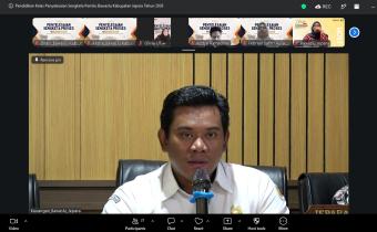 Bawaslu Jepara resmi membuka Kelas Penyelesaian Sengketa Proses Pemilu Tahun 2026 sebagai upaya meningkatkan kapasitas masyarakat, khususnya mahasiswa dan pengawas partisipatif, dalam memahami mekanisme penyelesaian sengketa proses pemilu pada Kamis, (9/7).