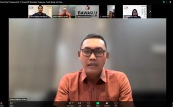 Bawaslu Kabupaten Jepara turut serta dalam kegiatan Literasi Pojok Pengawasan Volume 19 yang diselenggarakan oleh Bawaslu Provinsi Jawa Tengah secara daring melalui Zoom Meeting pada, Senin (24/8).