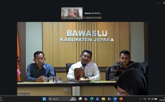 Bawaslu Kabupaten Jepara terus mendorong peningkatan kapasitas serta penguatan peran perempuan dalam penyelenggaraan pemilu yang dilaksanakan pada Senin, (24/8).