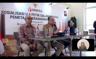 Bawaslu Kabupaten Jepara mengikuti kegiatan Sosialisasi Uji Petik dalam Rangka Riset Pemetaan Kerawanan Isu Strategis Pemutakhiran Data Pemilih Berkelanjutan (PDPB) yang diselenggarakan oleh Puslitbangdiklat Bawaslu RI secara daring melalui Zoom, Jumat (25/9).