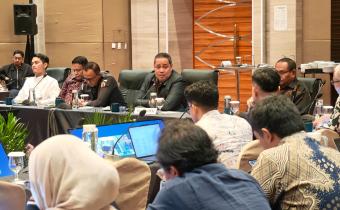 Anggota Bawaslu Herwyn JH Malonda saat menyampaikan pendapatnya dalam Diskusi Kelompok Terpumpun Revisi Undang-Undang Pemilu, Selasa (18/8/2026).