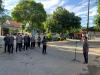 Anggota Bawaslu Jepara Ali Purnomo sebagai pembina dalam apel pagi rutin bersama jajaran staf di halaman kantor Bawaslu Jepara, (18/05).