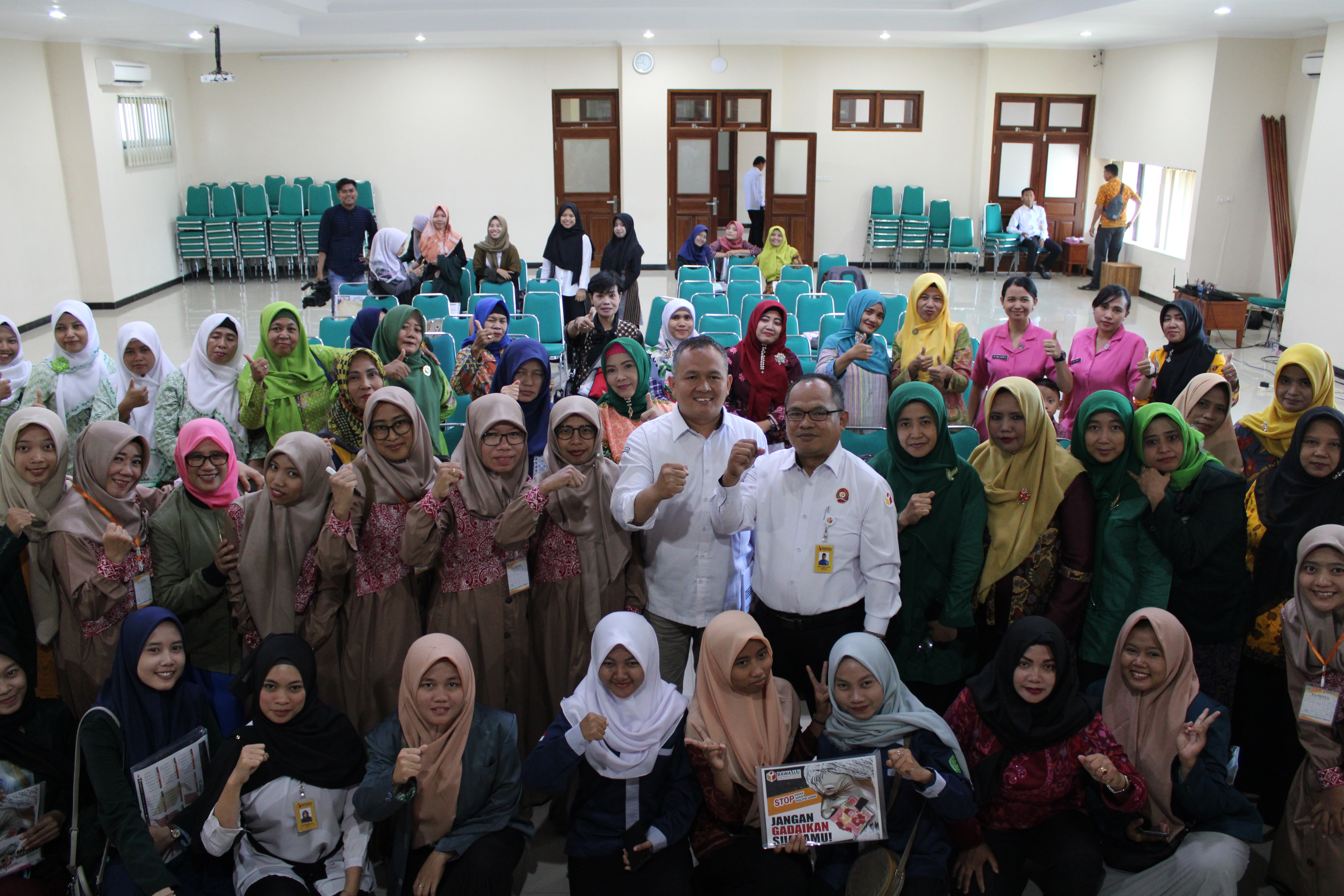 Foto Bersama Seusai Kegiatan Sosialisasi